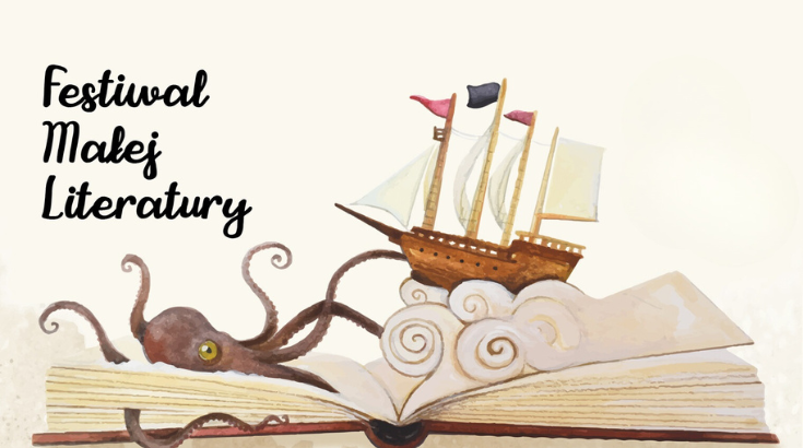 Ilustracja otwartej książki, z której wyłania się ośmiornica, morskie fale i piracki statek. W lewym górnym rogu napis 