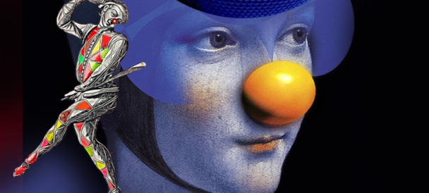 Głowa klauna na czarnym tle w niebieskiej poświacie. Klaun ma żółty nos. Po lewej stronie druga postać klauna.